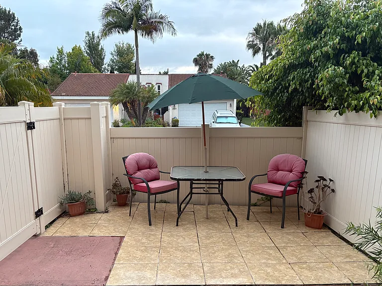2914 Luciernaga St #B — Photo 16