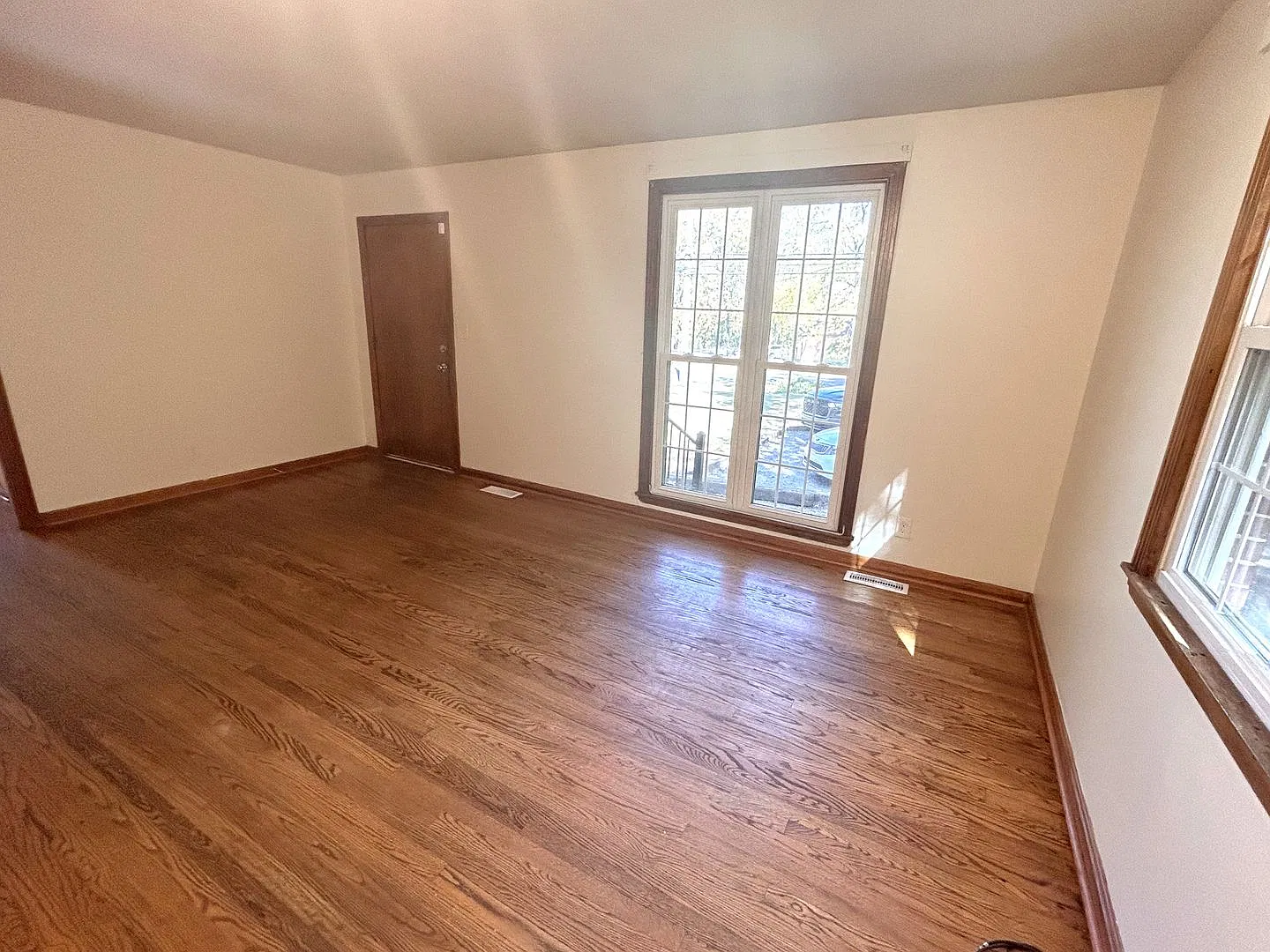 Three Bedroom Home near Geodis Park — Photo 4