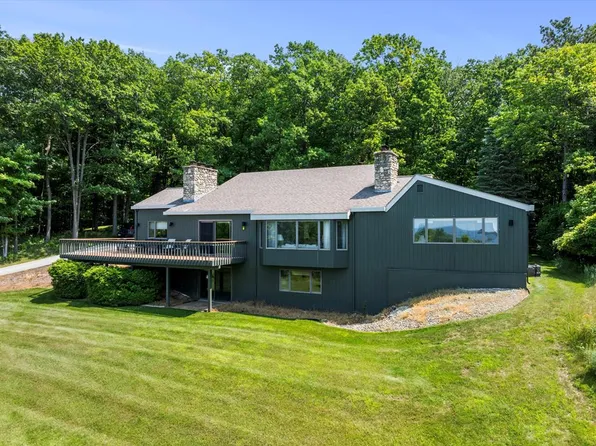 4564 Bay Shore Dr, Sturgeon Bay, WI 54235