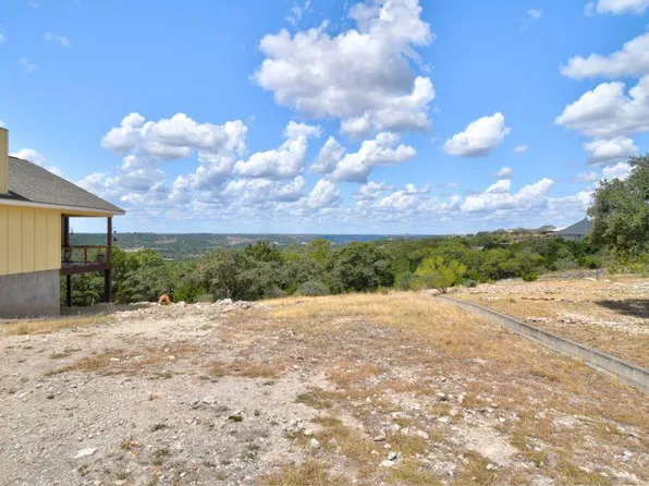 1057 Roanoke Ln, Kerrville, TX 78028