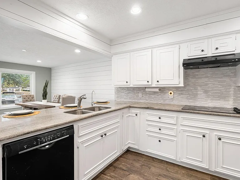 3203 Poe Dr — Photo 12