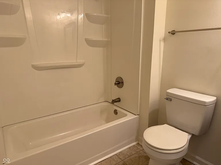 7717 Cambridge Dr — Photo 12