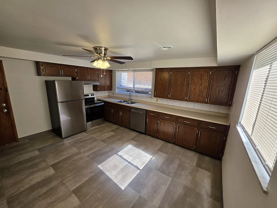 6485 Diana Dr