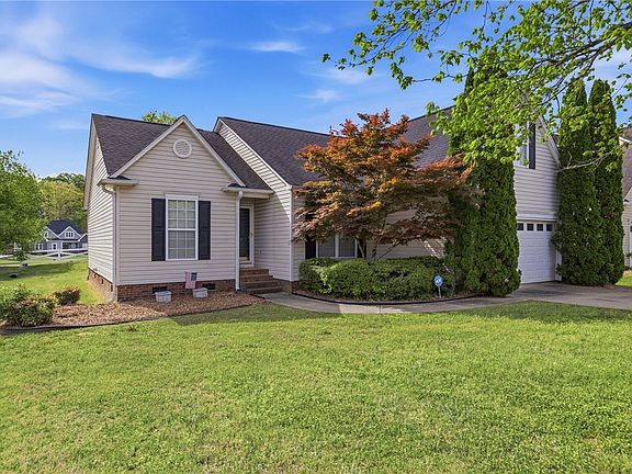 2nd image of 103 Timber Trace Way