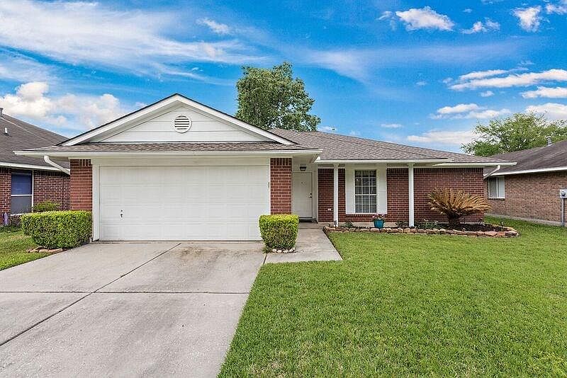 1st image of 2307 Pine Cone Dr