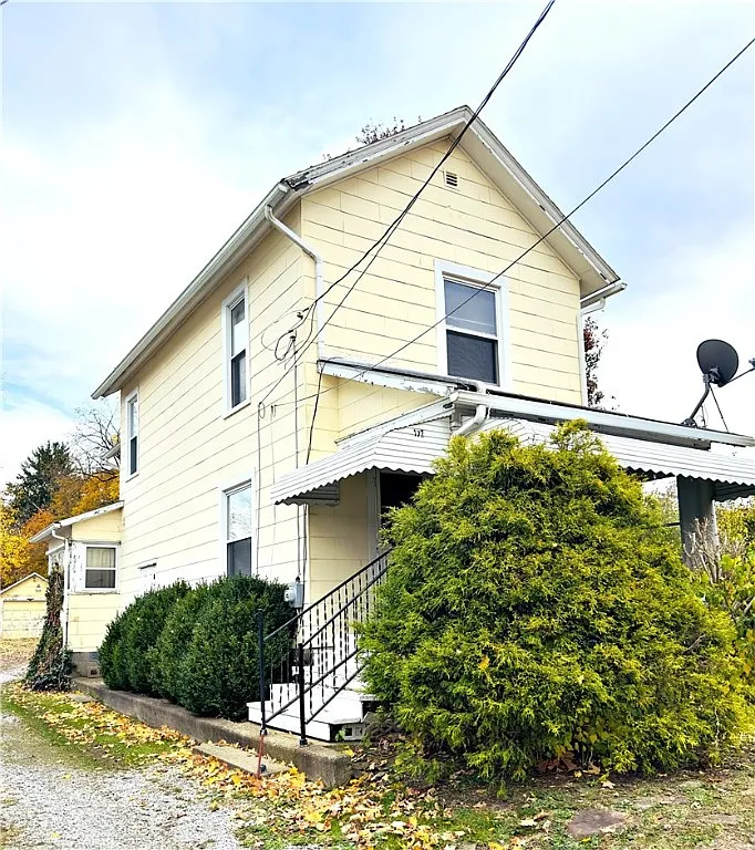 172 Columbia Ave photo 1