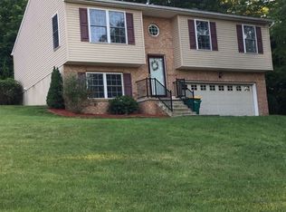 808 Pine Grove Dr, Waynesboro, PA