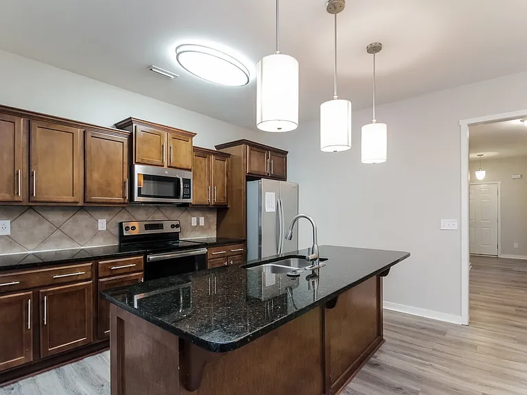 1048 Joselynn Dr — Photo 8