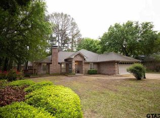 1632 Meadowlark Ln, Lindale, TX 75771