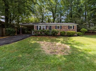 1813 Brook Hollow Rd, Johnson City, TN 37604