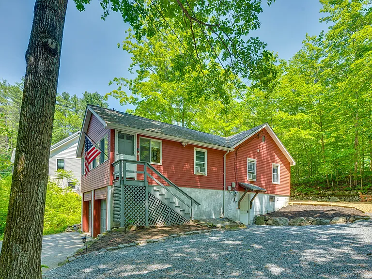 230 E Side Dr — Photo 4
