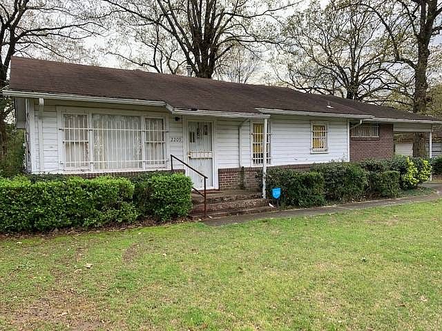 1st image of 2209 College Dr