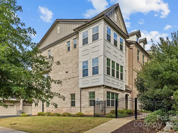 1204 Madison Towns Ln, Charlotte, NC 28209