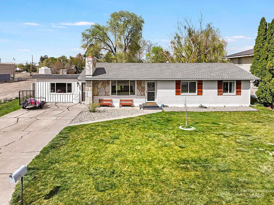 1st image of 1233 Alder Dr