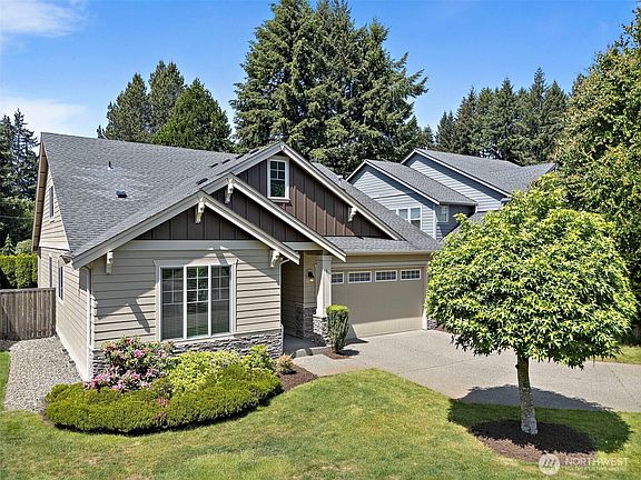 2nd image of 3903 Kingsbury Lane SE