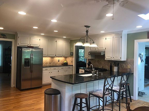 5th image of 109 Fernwood