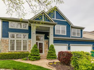 6 River Oaks Cir W, Buffalo Grove, IL 60089