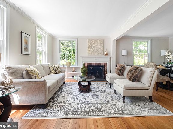 3rd image of 7507 Lynn Dr