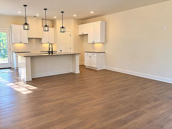 5th image of 97 Juniper Dr