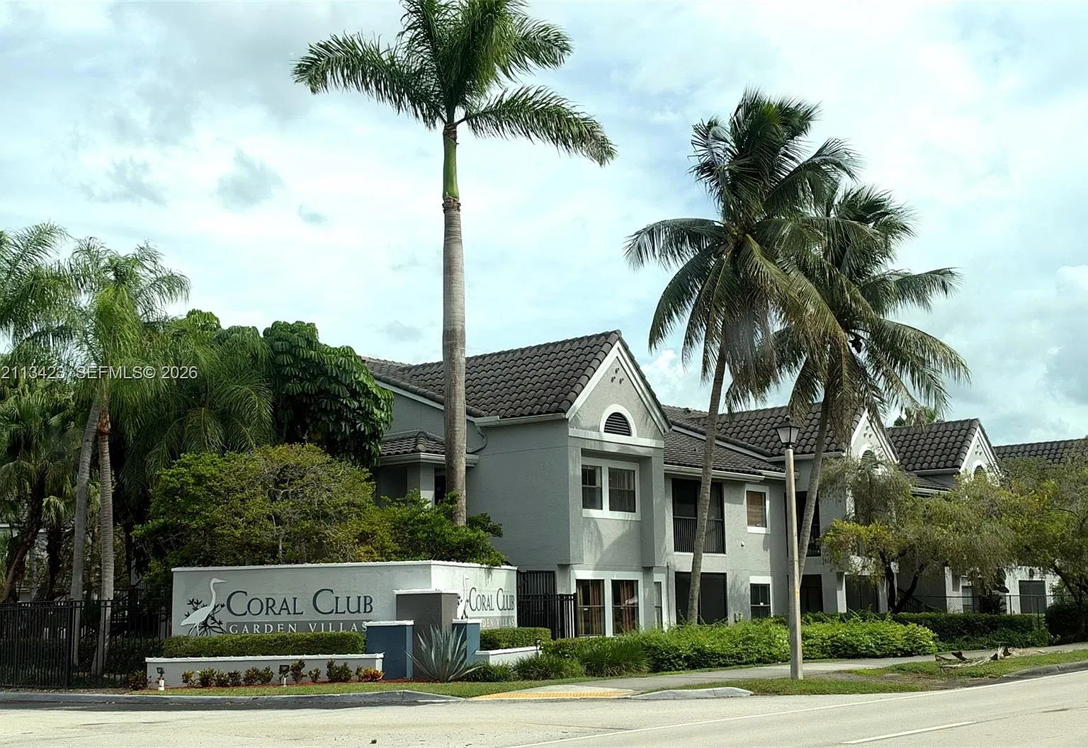 Coral Club Garden Villas — Photo 1