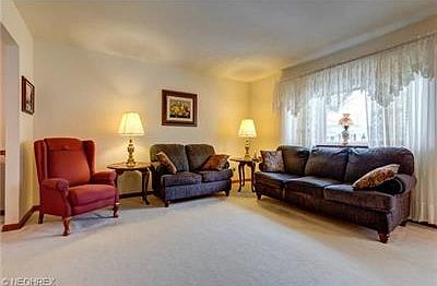 3rd image of 389 Waterbury Dr