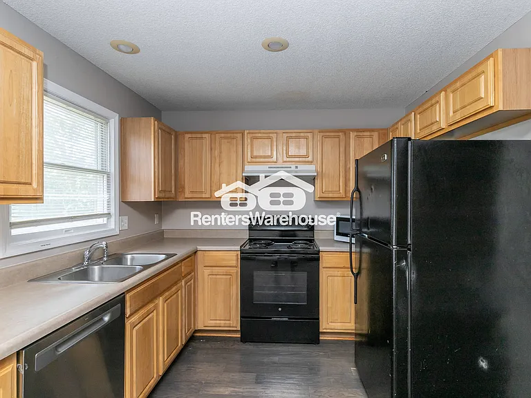 13009 Washington Ct — Photo 7