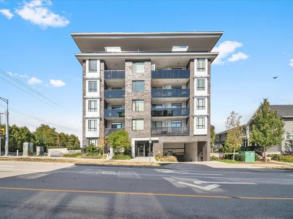 13623 81a Ave #401, Surrey, BC V3W 3N7