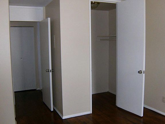 bedroom walk-in closet