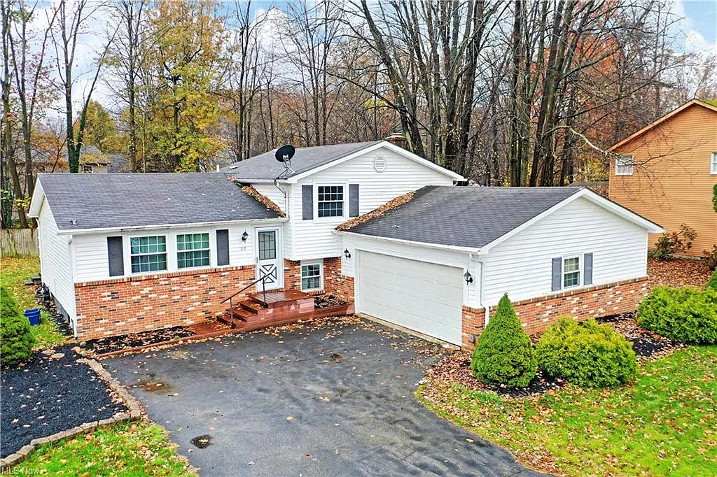 312 Sawmill Dr photo 1