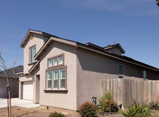 1551 Maple St, Dinuba, CA 93618