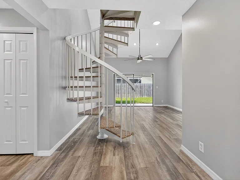 6119 Mullin St — Photo 3