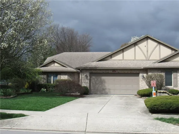 101 Old Carriage Dr, Englewood, OH 45322