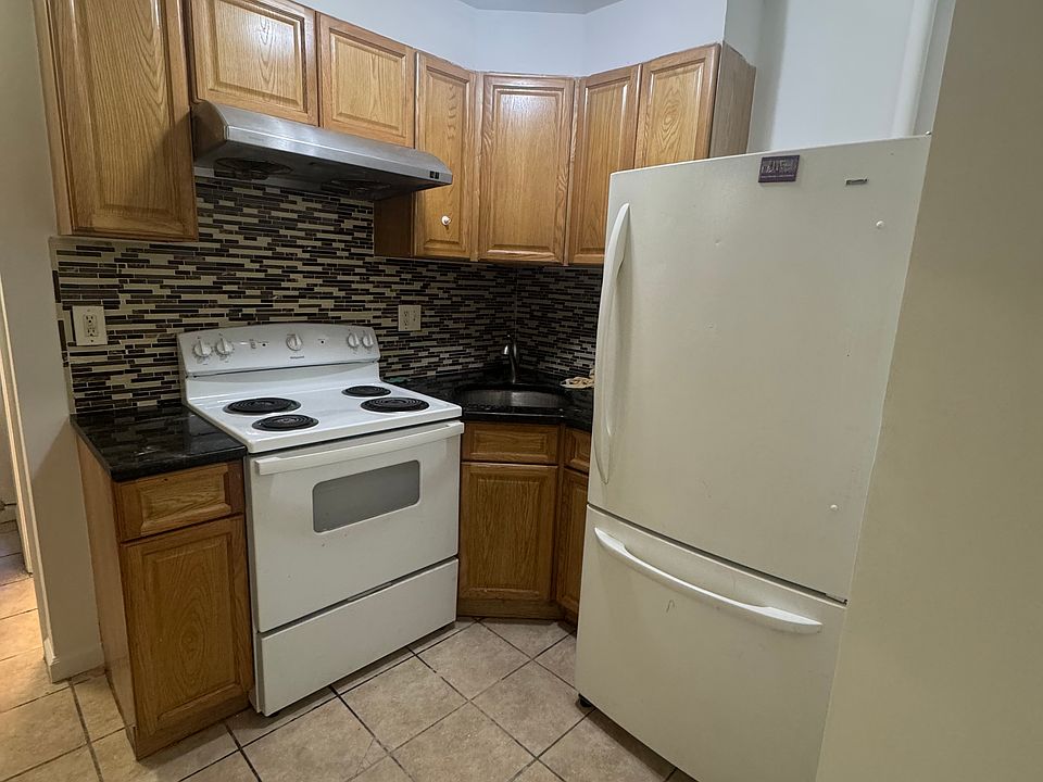 1st image of 2225 S 7th St Floor 2