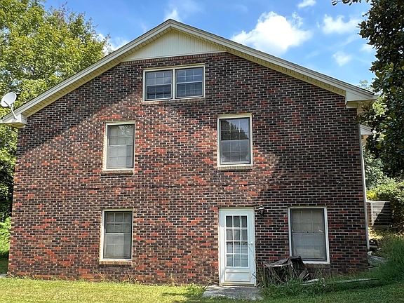 4th image of 160 Meadowbrook Ln