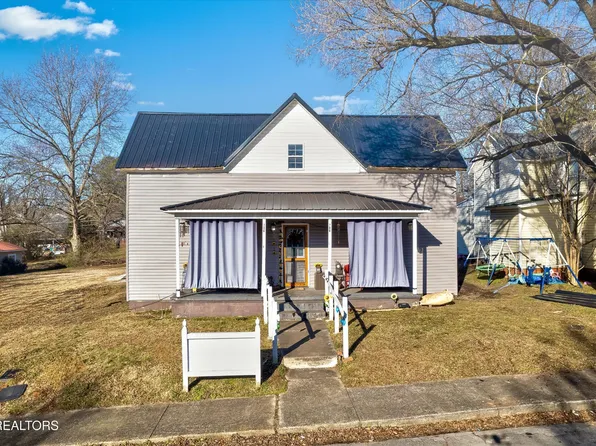 706 Washington Ave, Etowah, TN 37331