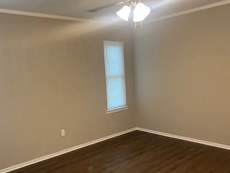 201 Straw Rd — Photo 15