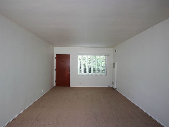 4th image of 116 N Huntington Dr APT D