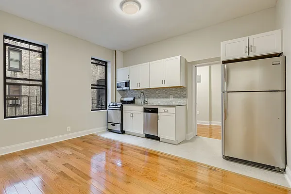 Rented by Dixon Advisory USA Inc. | media 18