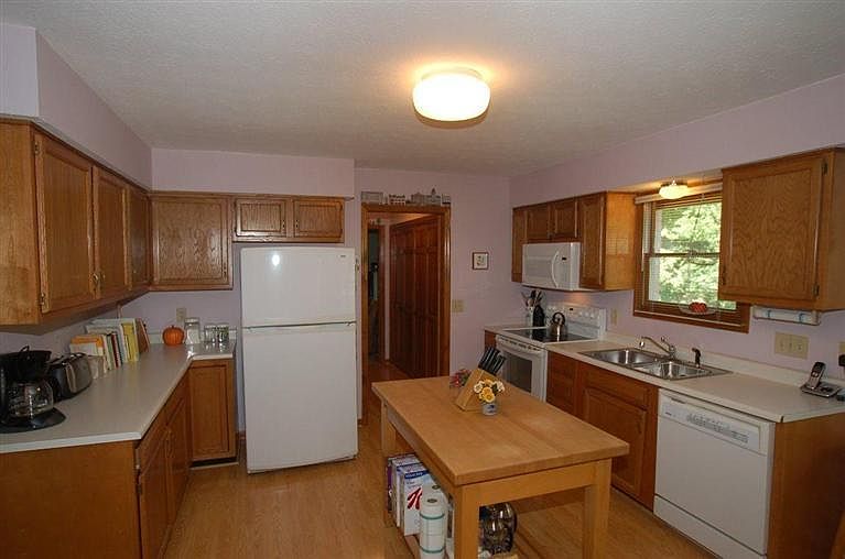 1st image of 110 Lakefield Dr