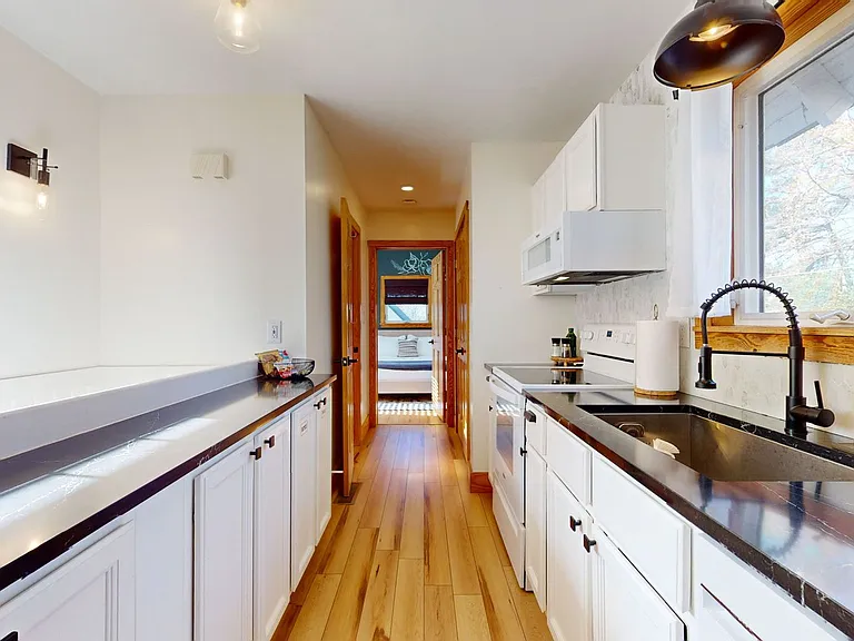 700 Method Rd — Photo 8