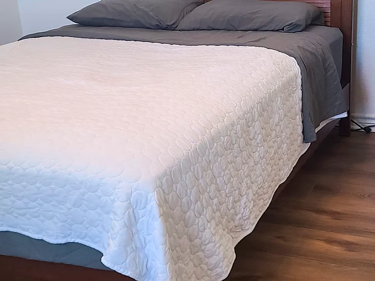 Queen size bed