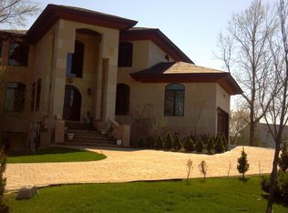 5045 Karachi St, West Bloomfield, MI 48322