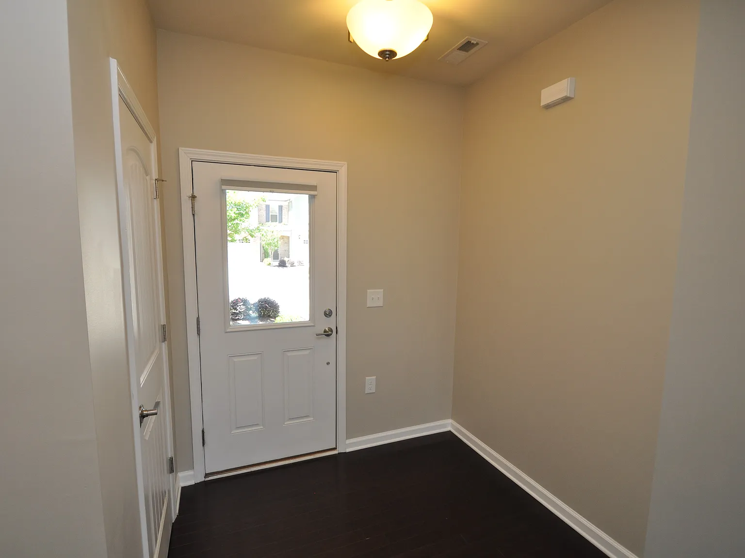 Luxury Townhome Available — Photo 4