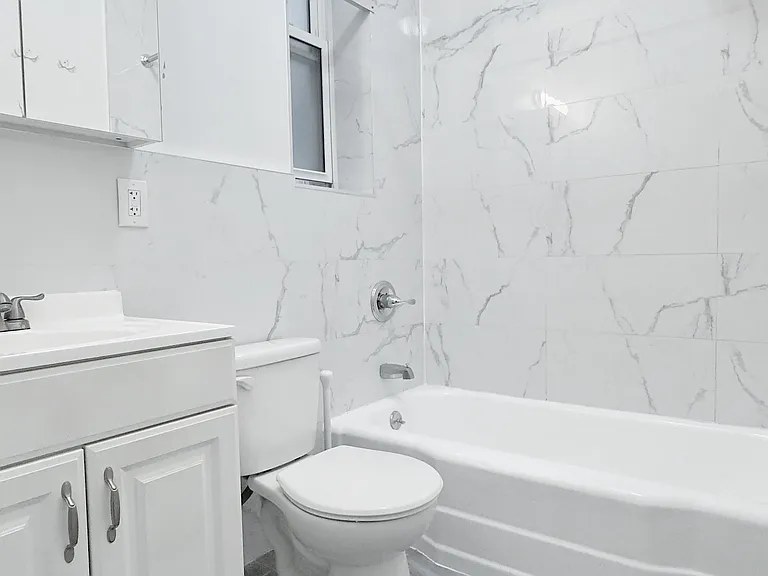 23-17 24th Ave #2 — Photo 11