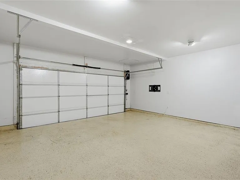 6168 Collins Rd — Photo 38