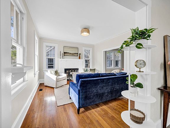 4th image of 3114 Park St