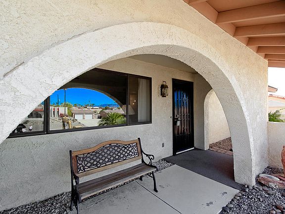 4th image of 2570 Caribbean Dr