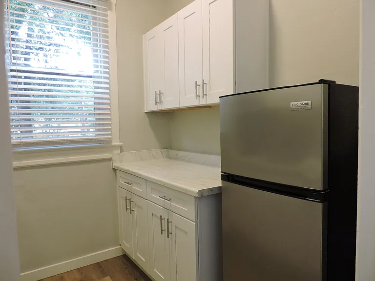 2220 L St #12 — Photo 6