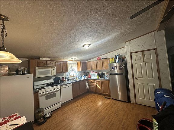 3rd image of 293 Garretts Run Rd