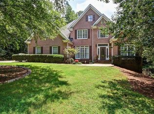 301 Doe Rdg, Hoschton, GA 30548